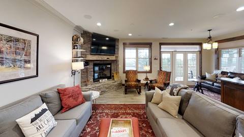 Black Bear 21 Living Room